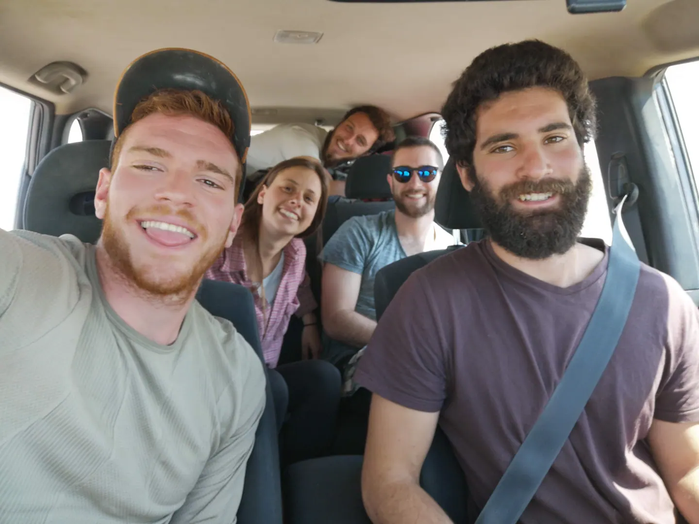יוצאים שוב לדרך שמחים ומרוצים (כן שוהם ישן בבגאז)